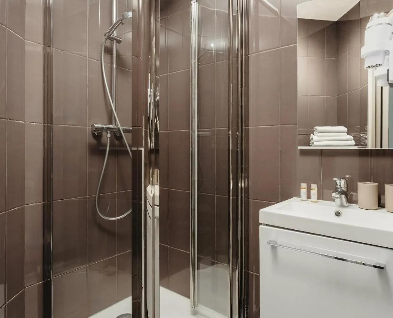 פריז Hotel D'Argenson 2*,  צרפת
