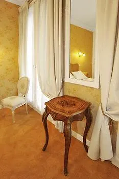 פריז Hotel D'Argenson
