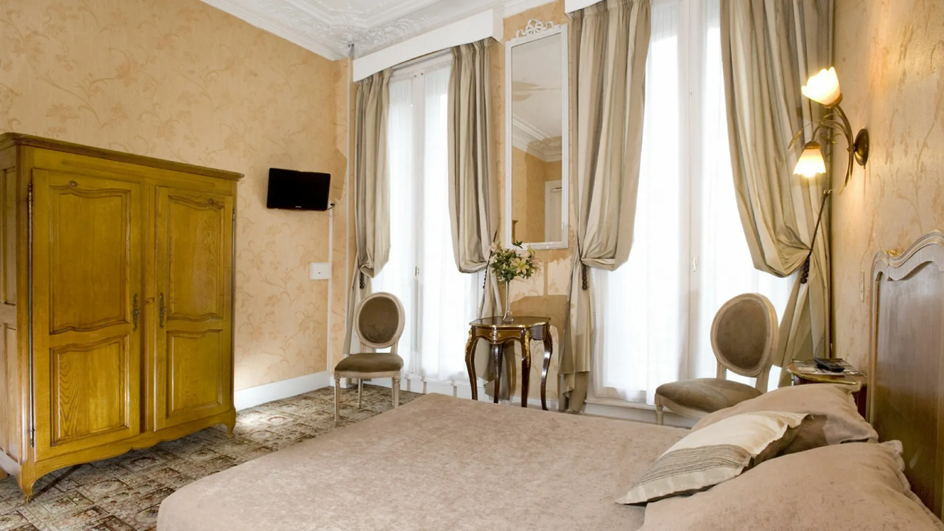 Hotel D'Argenson Paris 2*,